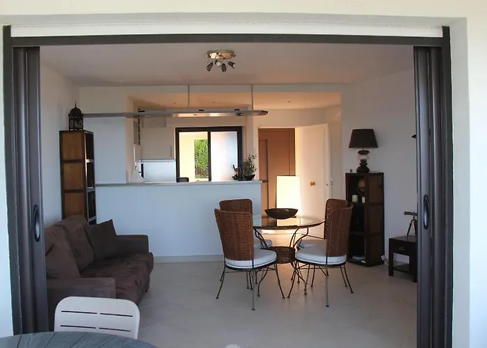 T2 Mandelieu, Vue Exceptionnelle 아파트 망들리유 라 나플